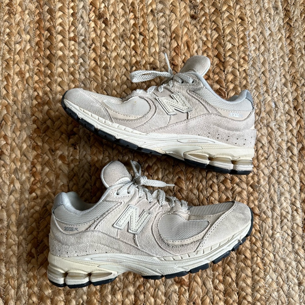 New Balance 2002R Sneakers
